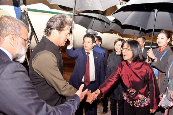 चीन में इमरान का मेयर ने किया स्वागत, जिल्लत पर भड़के पाकिस्तानी!