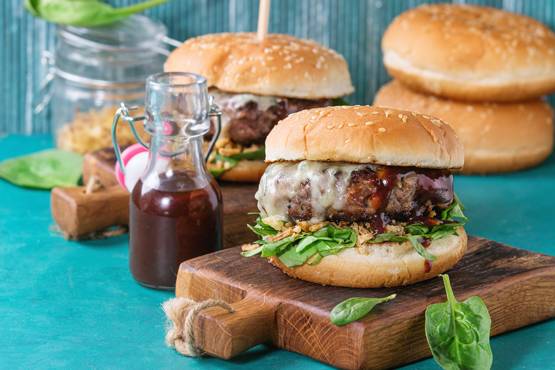 दुनिया का सबसे महंगा बर्गर, कीमत 63000, तीन दिन पहले होगी बुकिंग