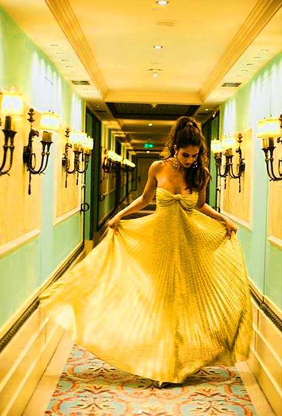 दिशा पाटनी का 'गोल्डन गाउन' में फोटोशूट, वायरल हुई ये तस्वीरें