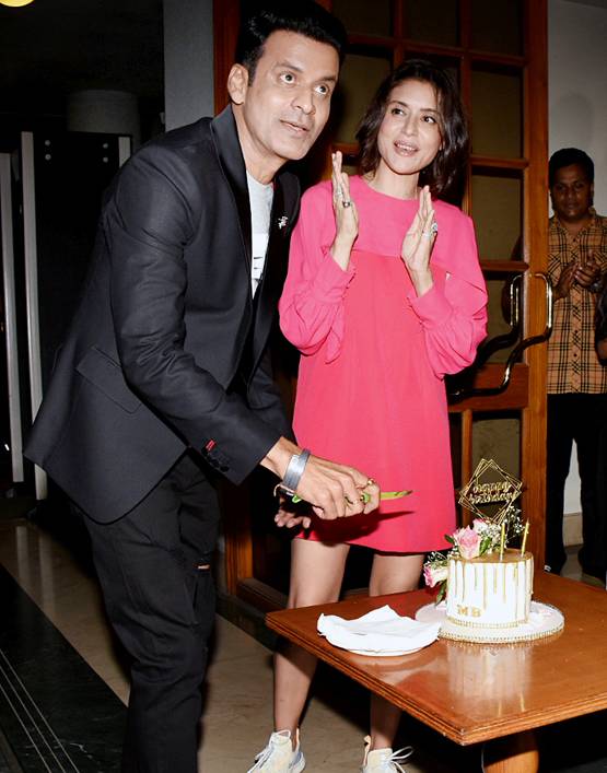 अब ऐसी दिखती हैं नेहा, 21 साल पहले बॉबी देओल संग किया था डेब्यू