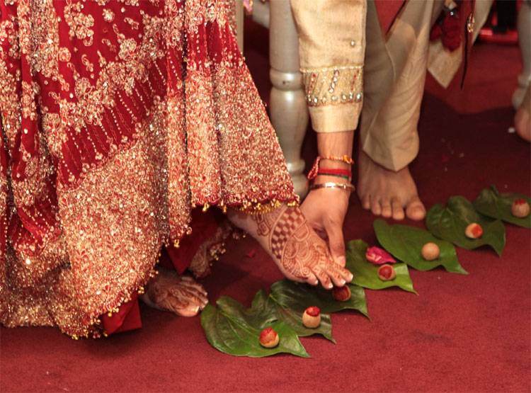 फेरे से पहले दूल्हे के व्हाट्सऐप पर आई अश्लील फोटो, शादी टूटी