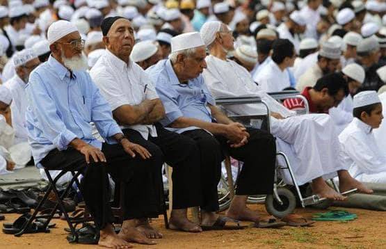 श्रीलंका में क्यों एक-दूसरे के दुश्मन हो गए हैं बौद्ध-मुस्लिम-ईसाई