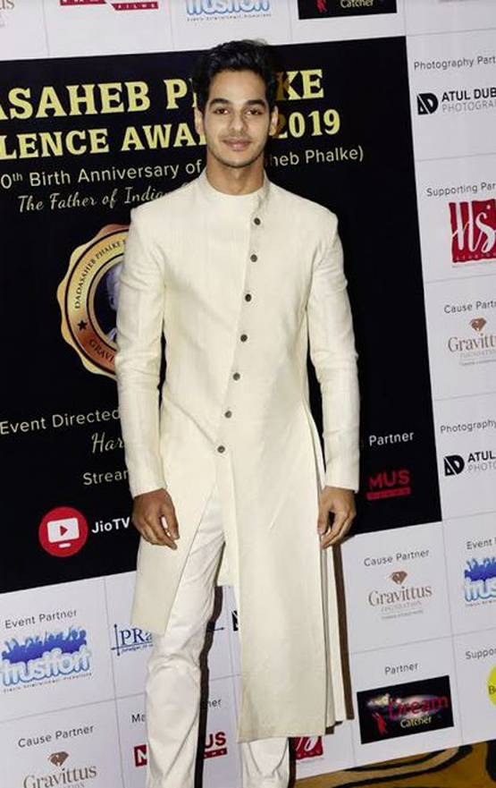 ईशान खट्टर-जाह्नवी कपूर को मिला दादा साहेब फाल्के अवॉर्ड