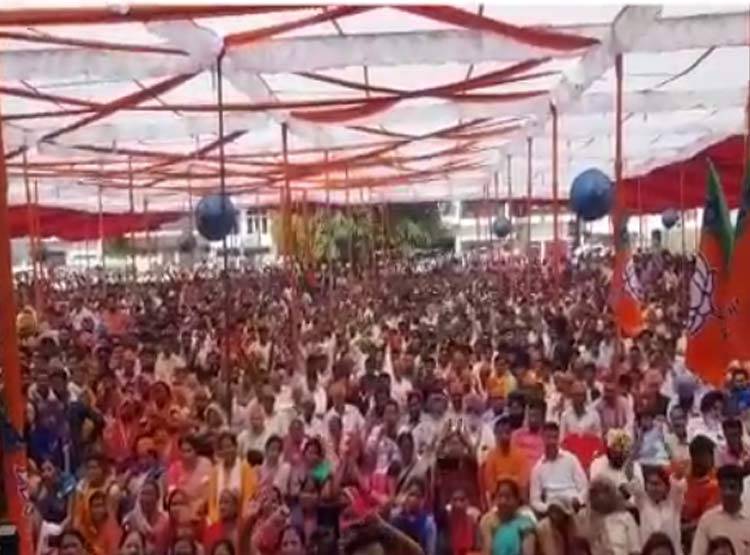 जब फूट-फूटकर रोईं जया प्रदा, आंसू पोंछते हुए आजम खान को कोसा