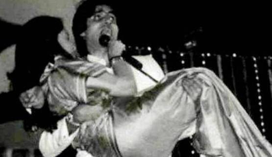 जया ने लिखी थी पति अमिताभ बच्चन की ये सुपरहिट फिल्म