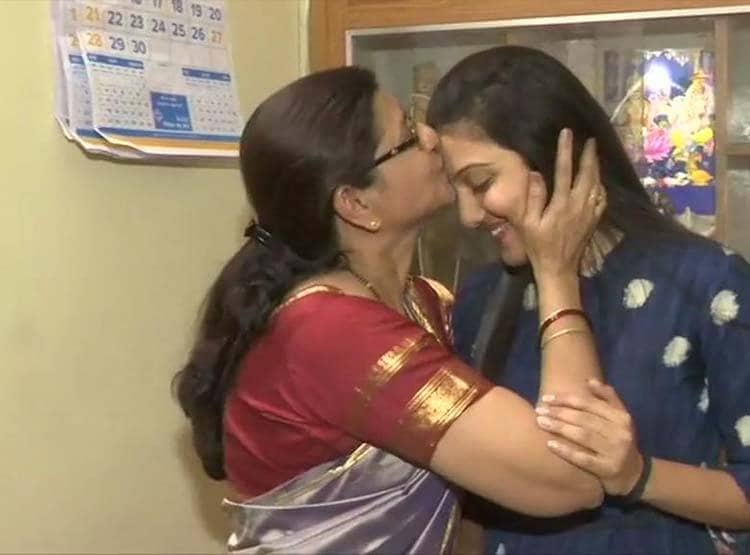 UPSC: बिना कोचिंग पहले अटेंप्ट में किया टॉप, ये है कनिष्क की कहानी