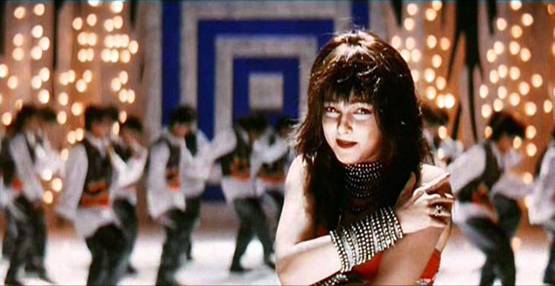 अंडरवर्ल्ड से लेकर ड्रग्स तस्करी तक, ऐसे विवादों में रहीं ममता कुलकर्णी