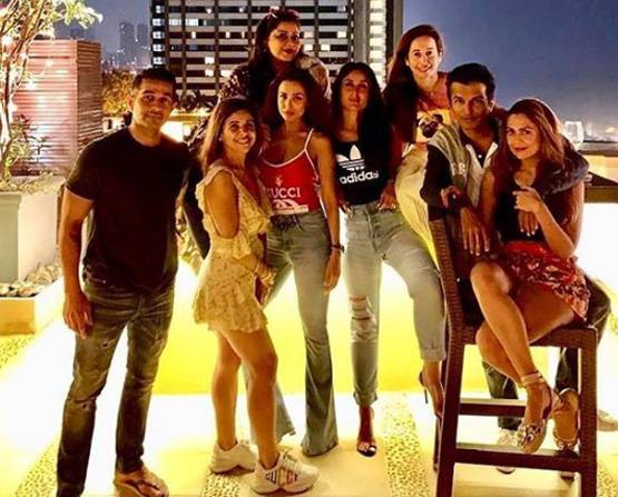 करीना-मलाइका-अमृता अरोड़ा की टैरेस पार्टी, शानदार हैं तस्वीरें