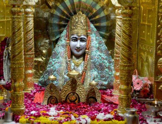 वैष्णों देवी ही नहीं दिल्ली के पास मां के ये 7 मंदिर भी हैं प्रसिद्ध