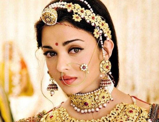 मां के किए जाते हैं 16 श्रृंगार, जानें किस श्रृंगार का क्या है मतलब