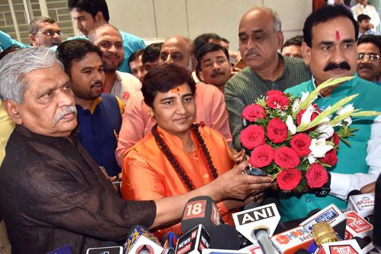 बाबरी मस्जिद पर प्रज्ञा बोलीं- ढांचे पर चढ़कर तोड़ा, देश का कलंक मिटाया