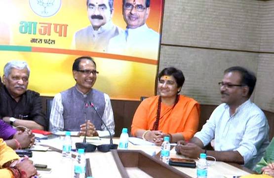 बाबरी मस्जिद पर प्रज्ञा बोलीं- ढांचे पर चढ़कर तोड़ा, देश का कलंक मिटाया