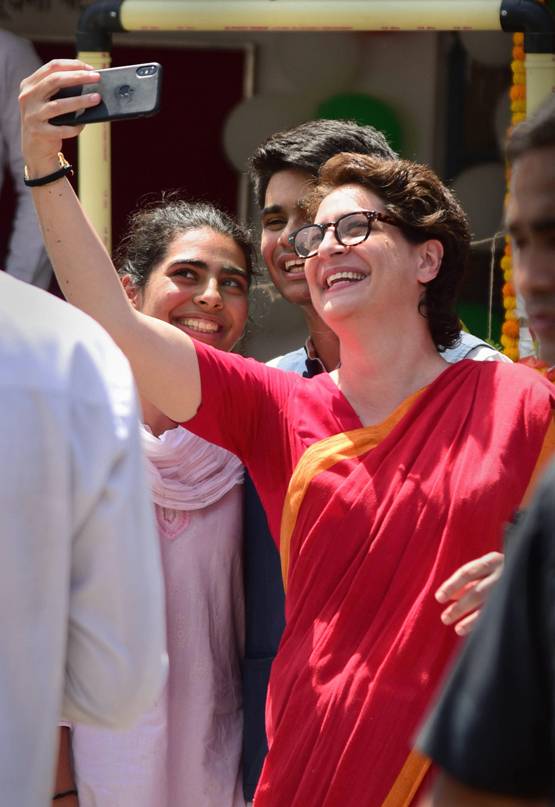 जब कैमरे में कैद हुए प्रियंका गांधी के बच्चे, 10 PHOTOS में देखें