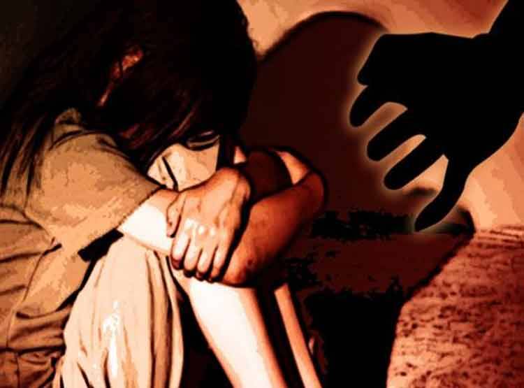 लड़कियों के कपड़े उतार देता था दुकानदार, फिर खुली हैवानियत की पोल