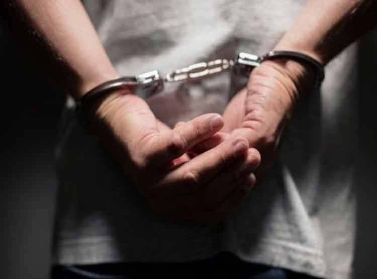 लड़कियों के कपड़े उतार देता था दुकानदार, फिर खुली हैवानियत की पोल