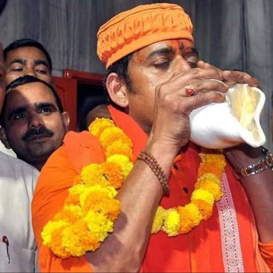 नहीं ये फिल्म सेट नहीं, गोरखपुर में रवि किशन के नामांकन की तैयारी है