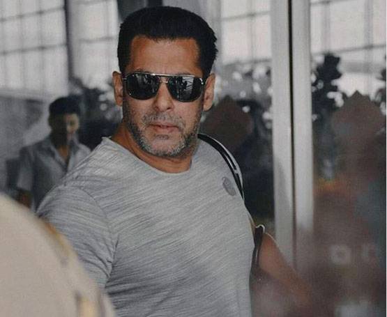 बॉलीवुड के वो सितारे जिन पर रियल लाइफ में लग चुका है 'कलंक'