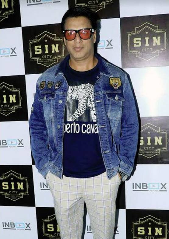 सतीश कौशिक की बर्थडे बैश, रवि किशन समेत पहुंचे कई स‍ितारे