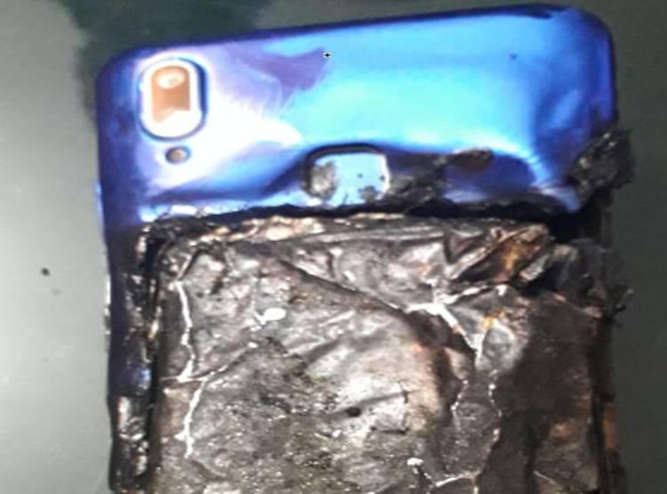 युवक की जेब में फटा एक दिन पहले खरीदा VIVO का स्मार्टफोन