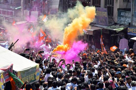 बाड़मेर में बीजेपी के सनी देओल का पहला रोड शो, सड़क पर भीड़ ही भीड़