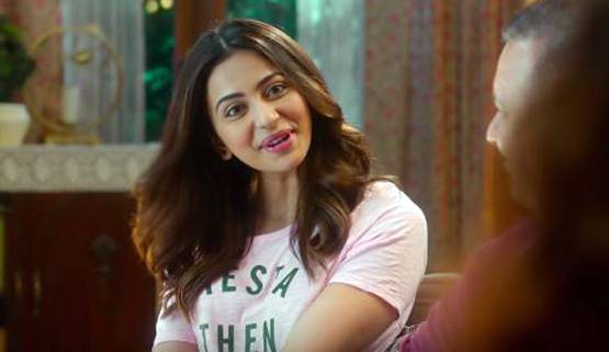 बुजुर्ग कहते हैं शौक उम्र देखकर पालो, 'दे दे प्यार दे' के 8 डायलॉग