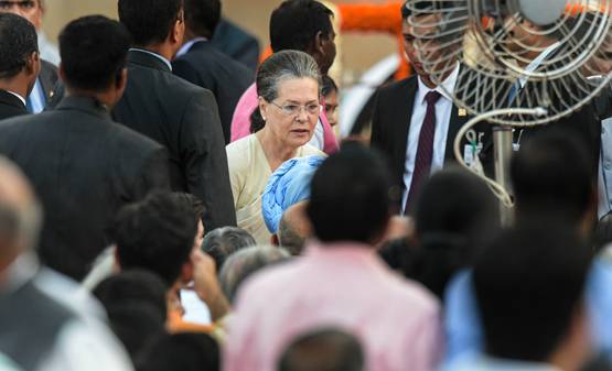 15 तस्वीरों में देखें पीएम मोदी के शपथ समारोह के बेस्ट मोमेंट