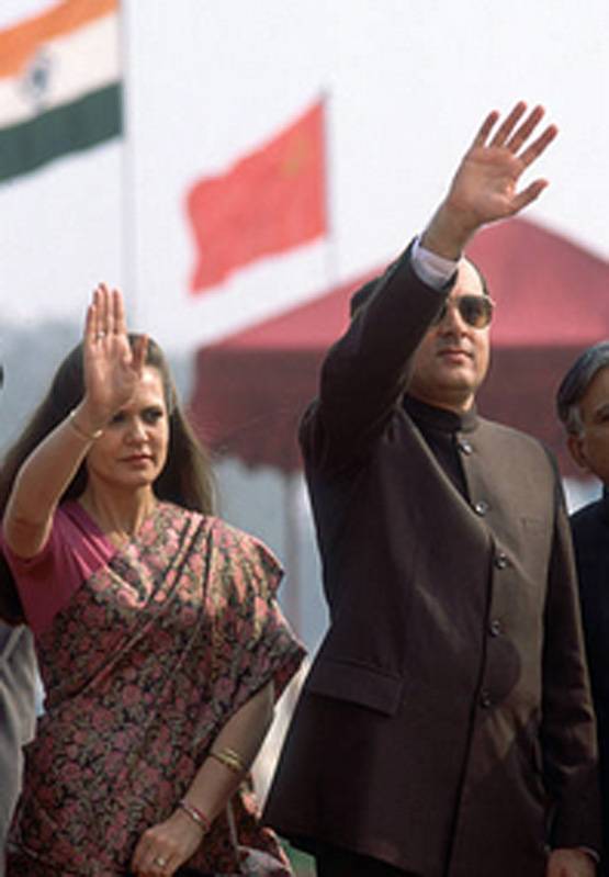 "Accidental प्राइम मिनिस्टर": मां की हत्या के दिन ली थी PM की शपथ