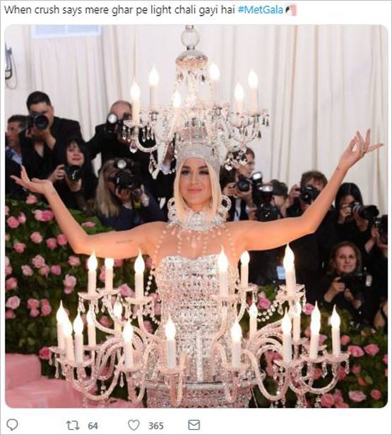 Funny: केटी पेरी की लाइट वाली ड्रेस, केजरीवाल ने यूं काट दी बिजली