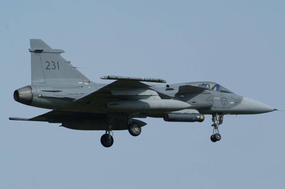 जानें F-21 फाइटर की खासियत, जिसे US सिर्फ भारत को देना चाहता है