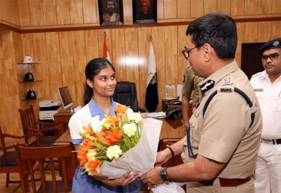 ISC परीक्षा में हासिल किए 99.25%, अब ये लड़की 1 दिन के लिए बनी DCP