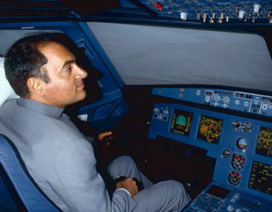 "Accidental प्राइम मिनिस्टर": मां की हत्या के दिन ली थी PM की शपथ