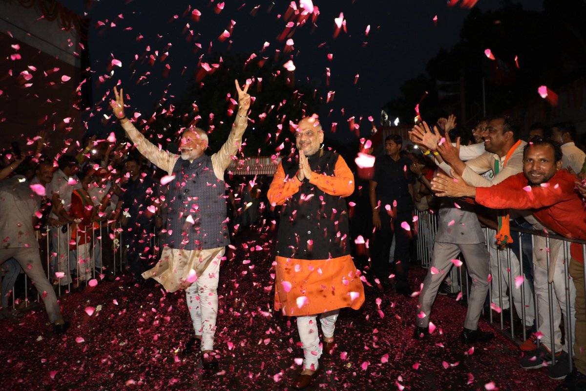 कारोबार के भी जीनियस हैं अमित शाह, इन शेयरों पर लगाते हैं दांव