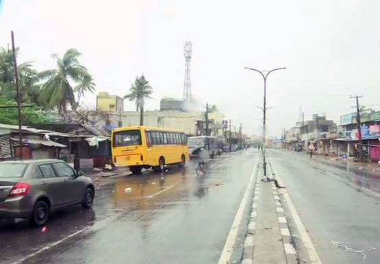 4 राज्यों में तू'फानी' खतरा, देखें प्रभावित इलाकों की तस्वीरें