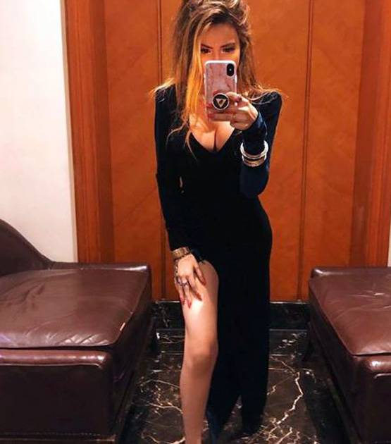 ब‍िंदास हैं रामानंद सागर की पोती, वायरल हो रहा 'बोल्ड फोटोशूट'