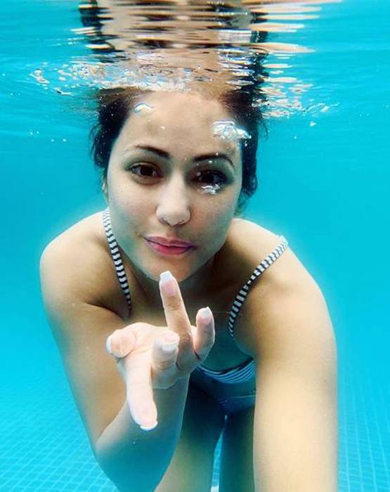 क्या हिना और एरिका की हुई दोस्ती? मस्ती करती आईं नजर