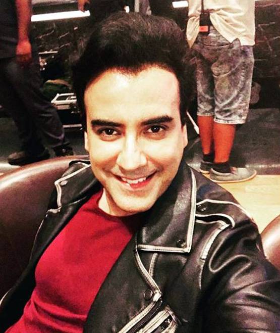 TV इंडस्ट्री का मशहूर चेहरा हैं रेप आरोपी करण, मोना स‍िंह संग था अफेयर