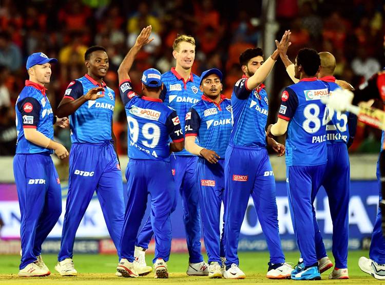 धोनी की बुजुर्ग टीम के सामने अय्यर के युवा, जानें कौन किस पर भारी