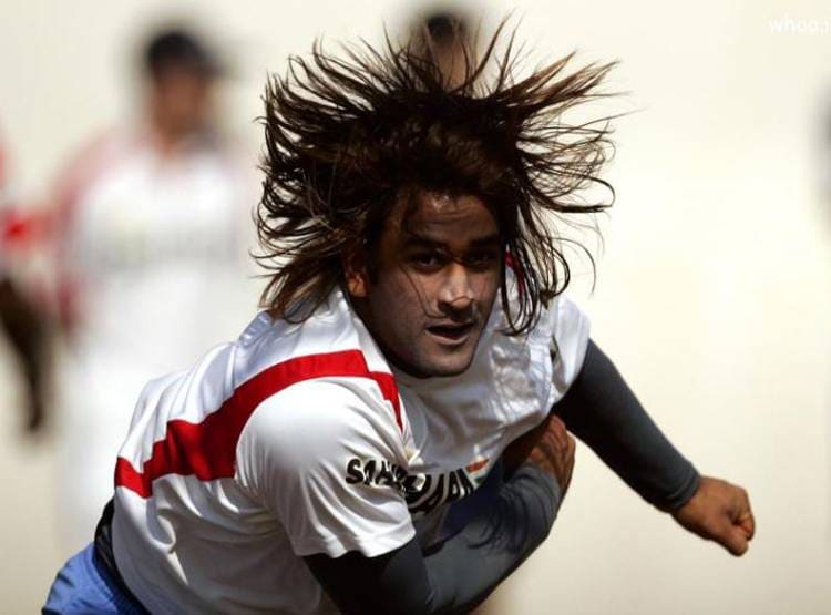 धोनी को 'आतंकी' कहकर बुलाते थे दोस्त, ये थी वजह