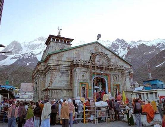 6 महीने बाद खुले केदारनाथ धाम के कपाट, दर्शन को उमड़े श्रद्धालु