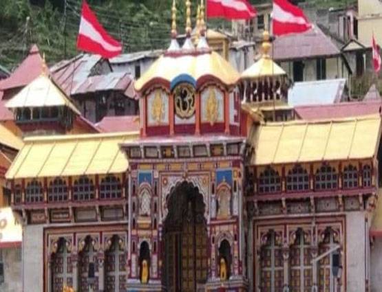 6 महीने बाद खुले केदारनाथ धाम के कपाट, दर्शन को उमड़े श्रद्धालु