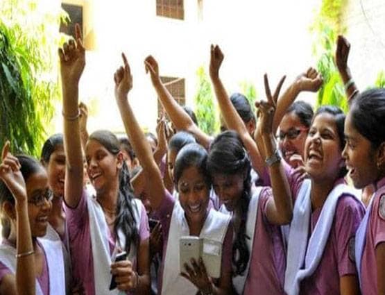 CBSE 12th Result: लड़कियों ने मारी बाजी, जानिए किस जोन में कौन रहा टॉपर