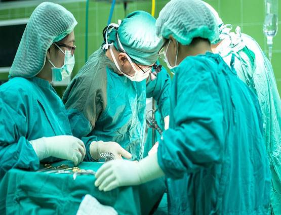 71 वर्षीय बुजुर्ग के पेट में था दर्द, सर्जरी में निकली 7 किलो की सिस्ट