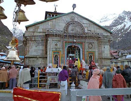 6 महीने बाद खुले केदारनाथ धाम के कपाट, दर्शन को उमड़े श्रद्धालु