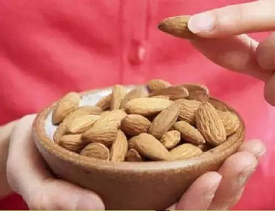 उम्र के साथ बढ़ रहीं चेहरे की झुर्रियां, ये रहे 5 रामबाण इलाज