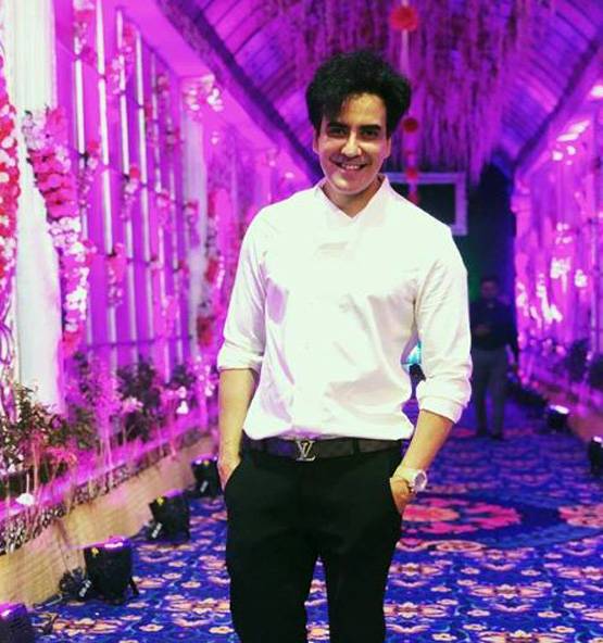 TV इंडस्ट्री का मशहूर चेहरा हैं रेप आरोपी करण, मोना स‍िंह संग था अफेयर