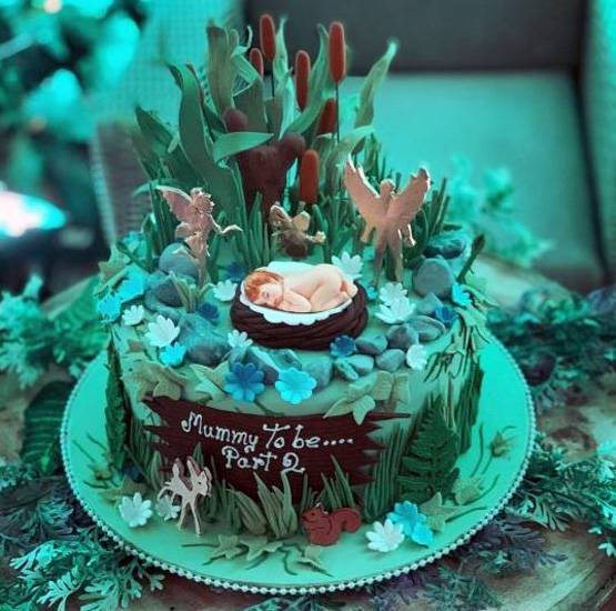 ईशा देओल की बेबी शावर पार्टी, गर्ल गैंग संग किया सेलिब्रेट