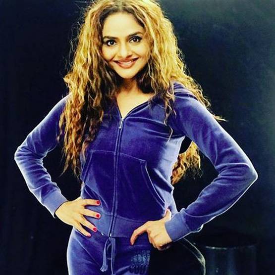 अब ऐसी दिखती हैं रोजा फेम मधु, 8 साल बाद करेंगी बॉलीवुड कमबैक