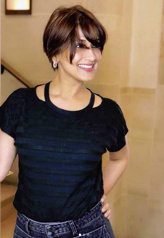 सोनाली बोलीं- कैंसर के बारे में पता चला तो लगा किसी ट्रेन ने मार दिया हो