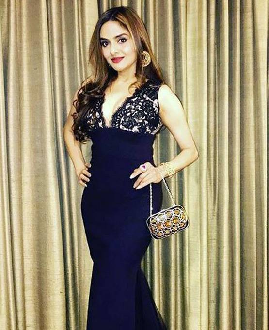 अब ऐसी दिखती हैं रोजा फेम मधु, 8 साल बाद करेंगी बॉलीवुड कमबैक