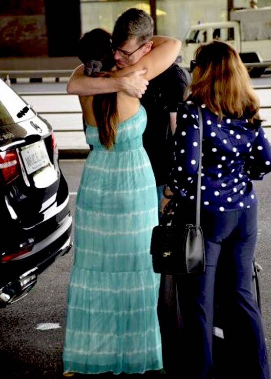 एयरपोर्ट पर 'बॉयफ्रेंड' एंड्र्यू नीबोन को इलियाना डीक्रूज ने लगाया गले